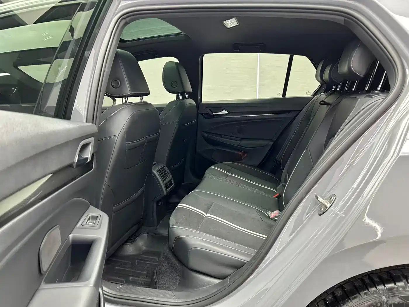 Volkswagen Golf 2021 280TSI DSG R-Line фото 18