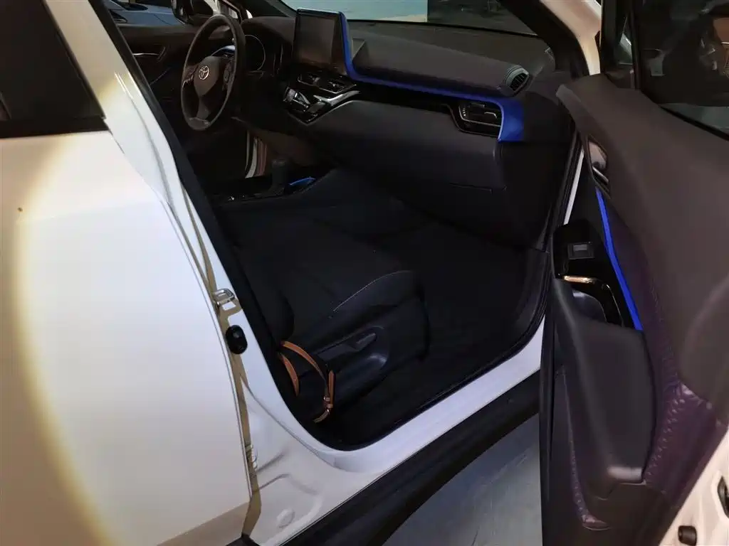 Toyota IZOA 2020 2.0L Yi Xiang Edition фото 22