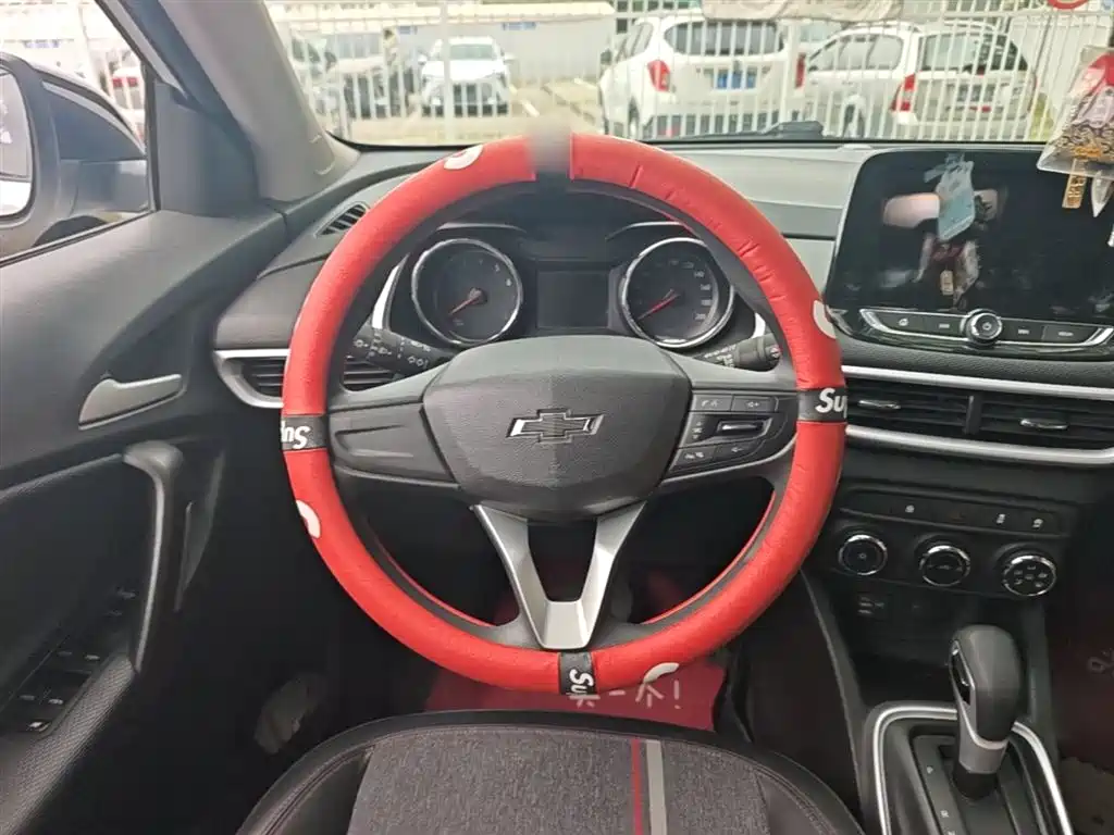 Chevrolet Trax 2019 Redline 325T Auto Fun Edition China VI фото 3