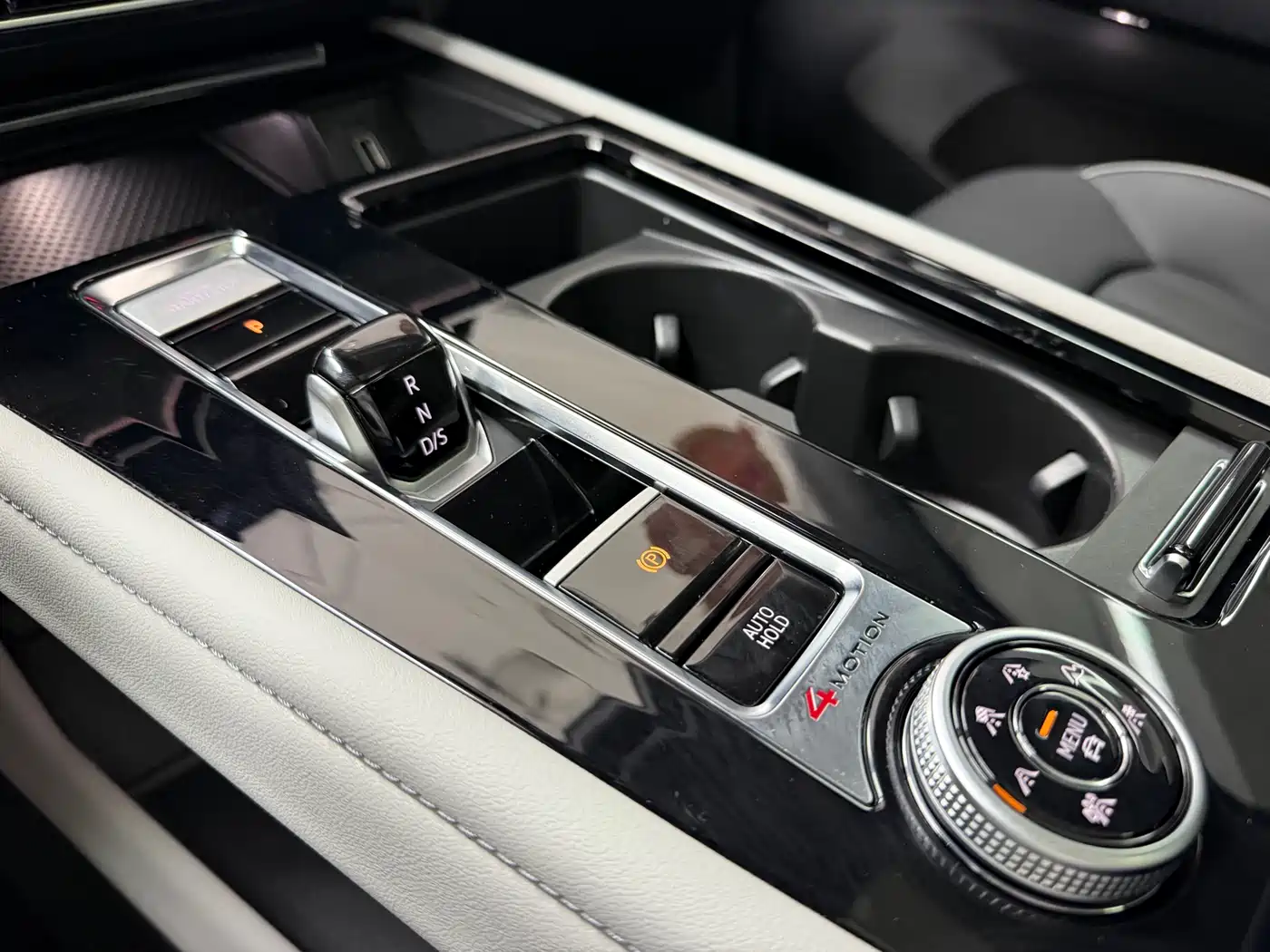 Volkswagen Teramont 2023 380TSI AWD Premium Luxury Edition фото 25