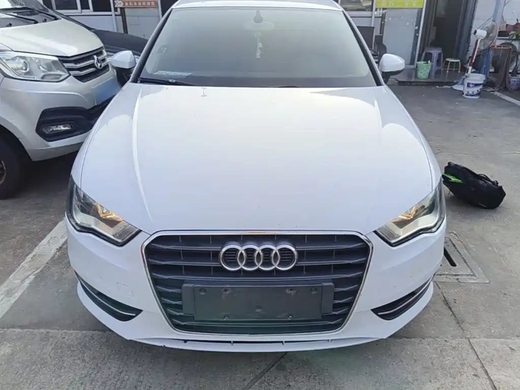 Audi A3 2014 Sportback 35 TFSI Automatic Progressive фото 3