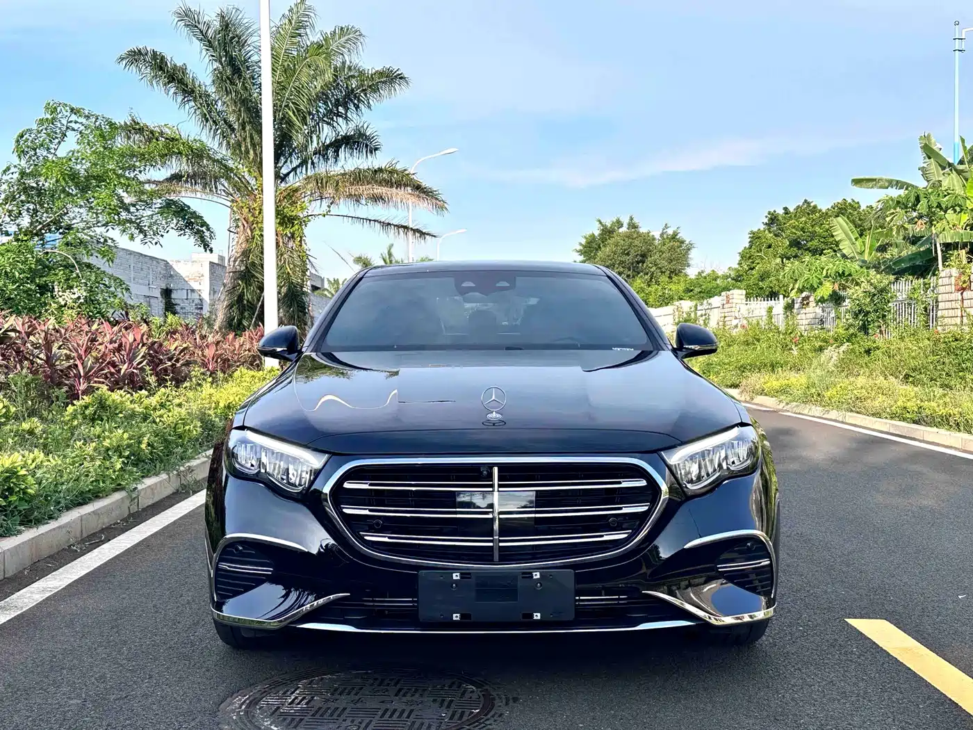 Mercedes-Benz E-Class 2026 E 300 L Luxury фото 3