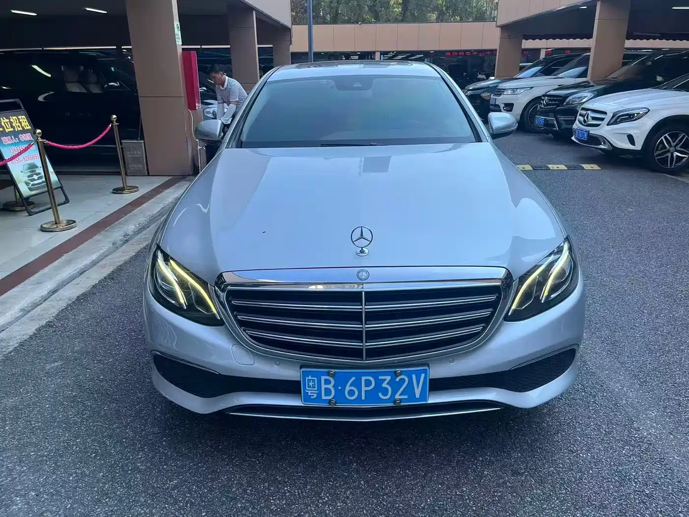 Фото 8 - Mercedes-Benz E-Class