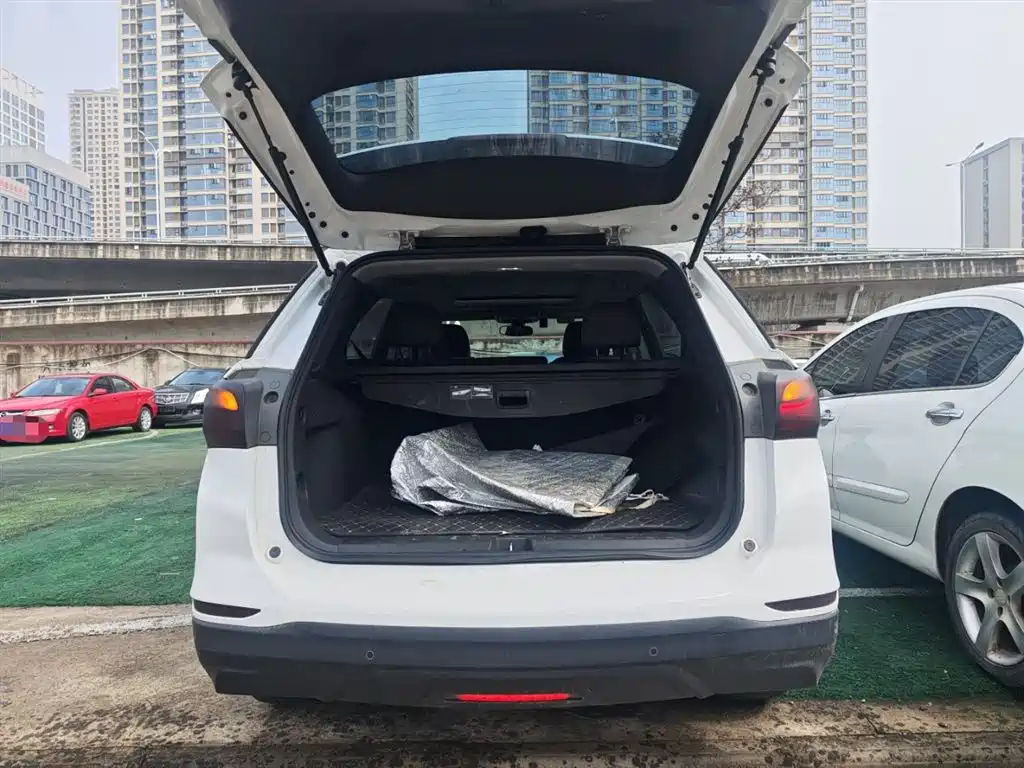 Chevrolet Equinox 2017 535T Automatic Realm Edition фото 15