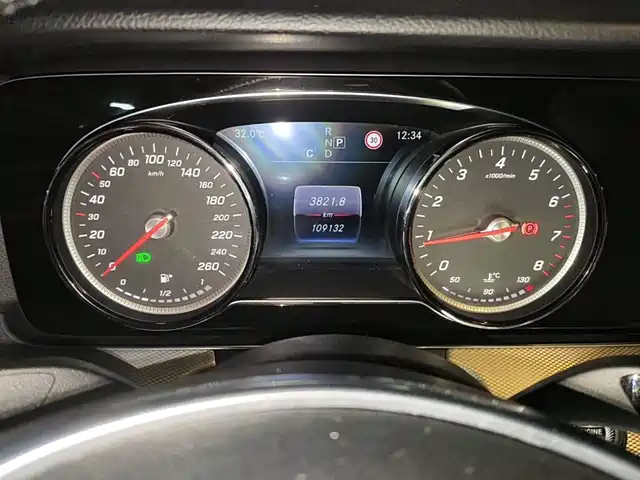 Mercedes-Benz E-Class 2017 E 200 Sport 4MATIC — фото 4