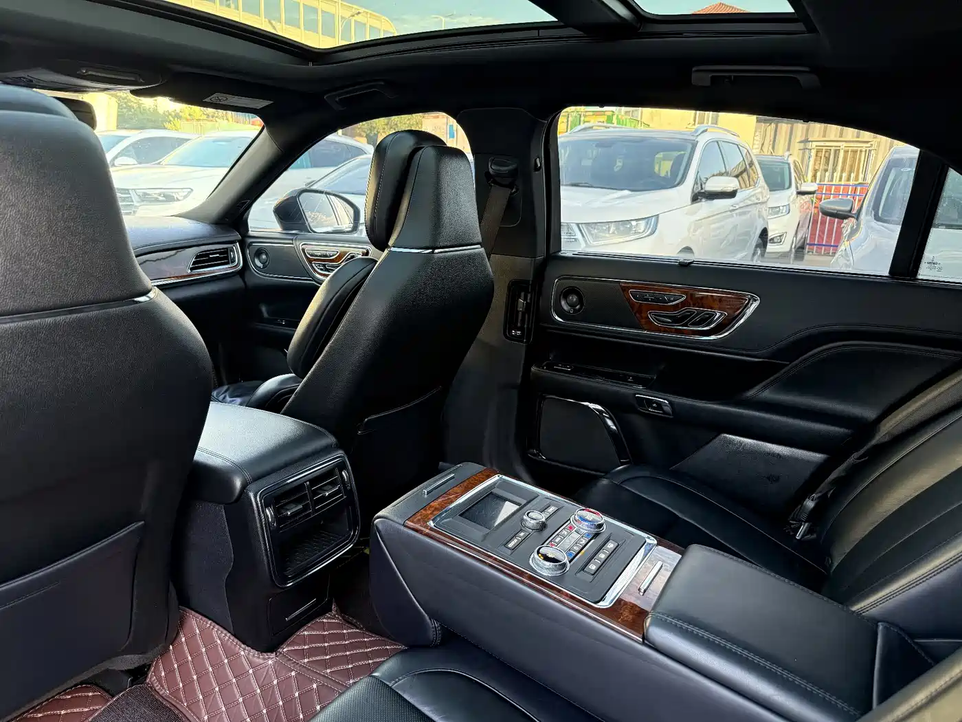 Lincoln Continental 2017 3.0T AWD Prestige Edition фото 7