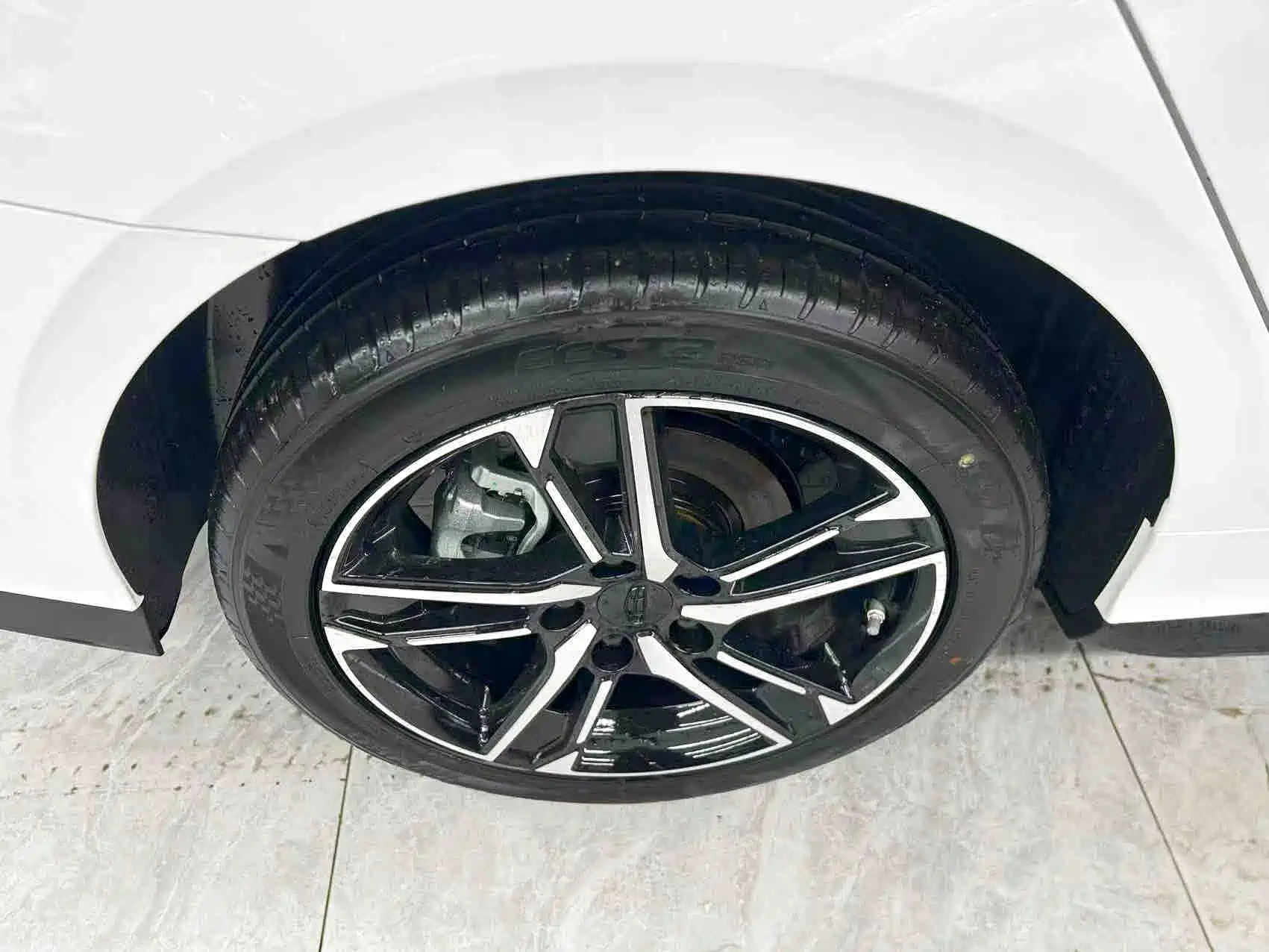 Photo 20 - Geely Binrui