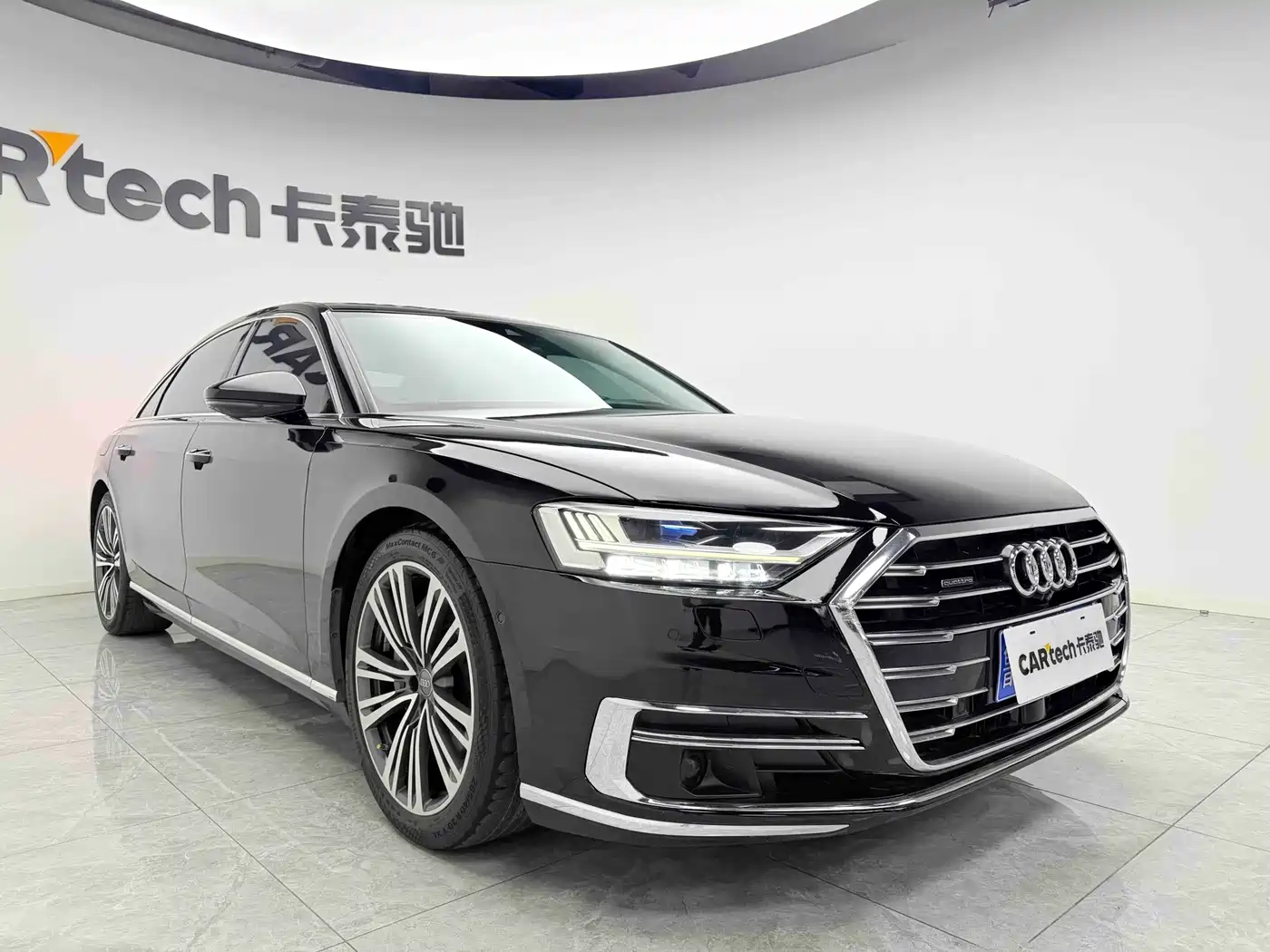 Photo 3 - Audi A8