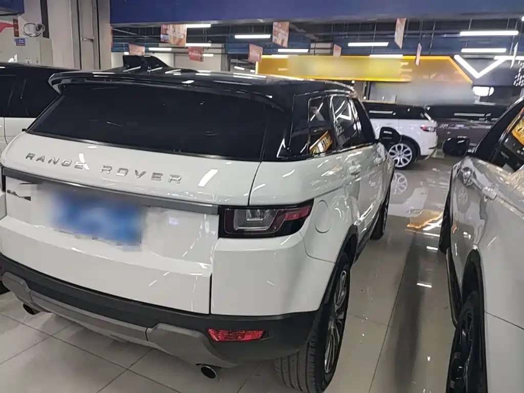 Land Rover Range Rover Evoque 2017 2.0T British Style Edition фото 7