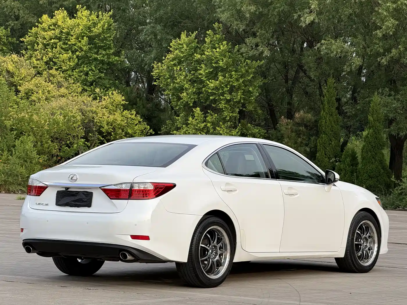Фото 7 - Lexus ES