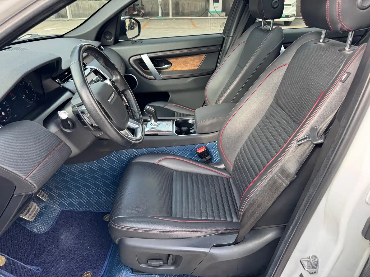 Land Rover Discovery Sport 2020 249PS R-Dynamic Performance фото 5