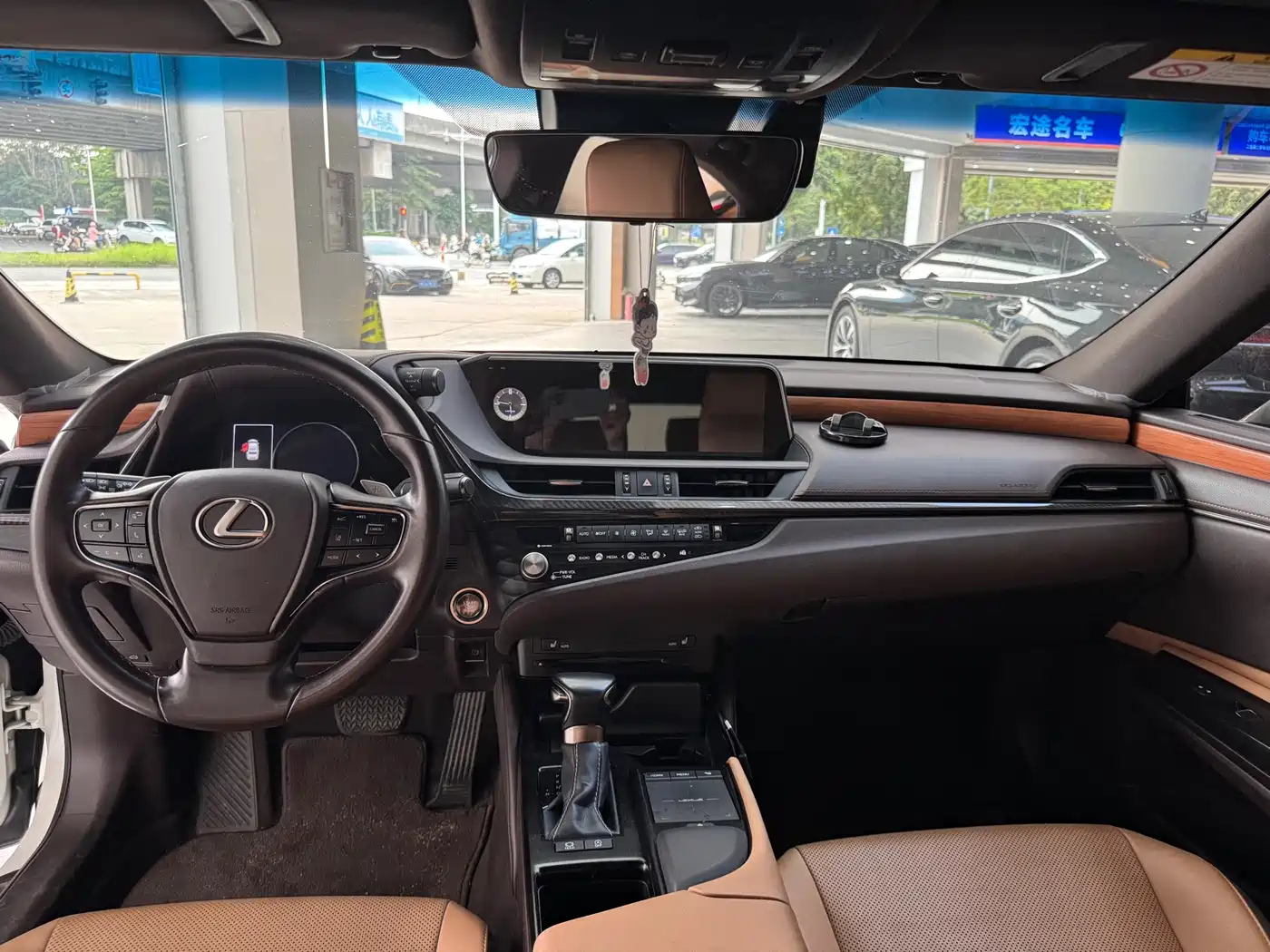 Lexus ES 2021 200 Excellence Edition фото 7