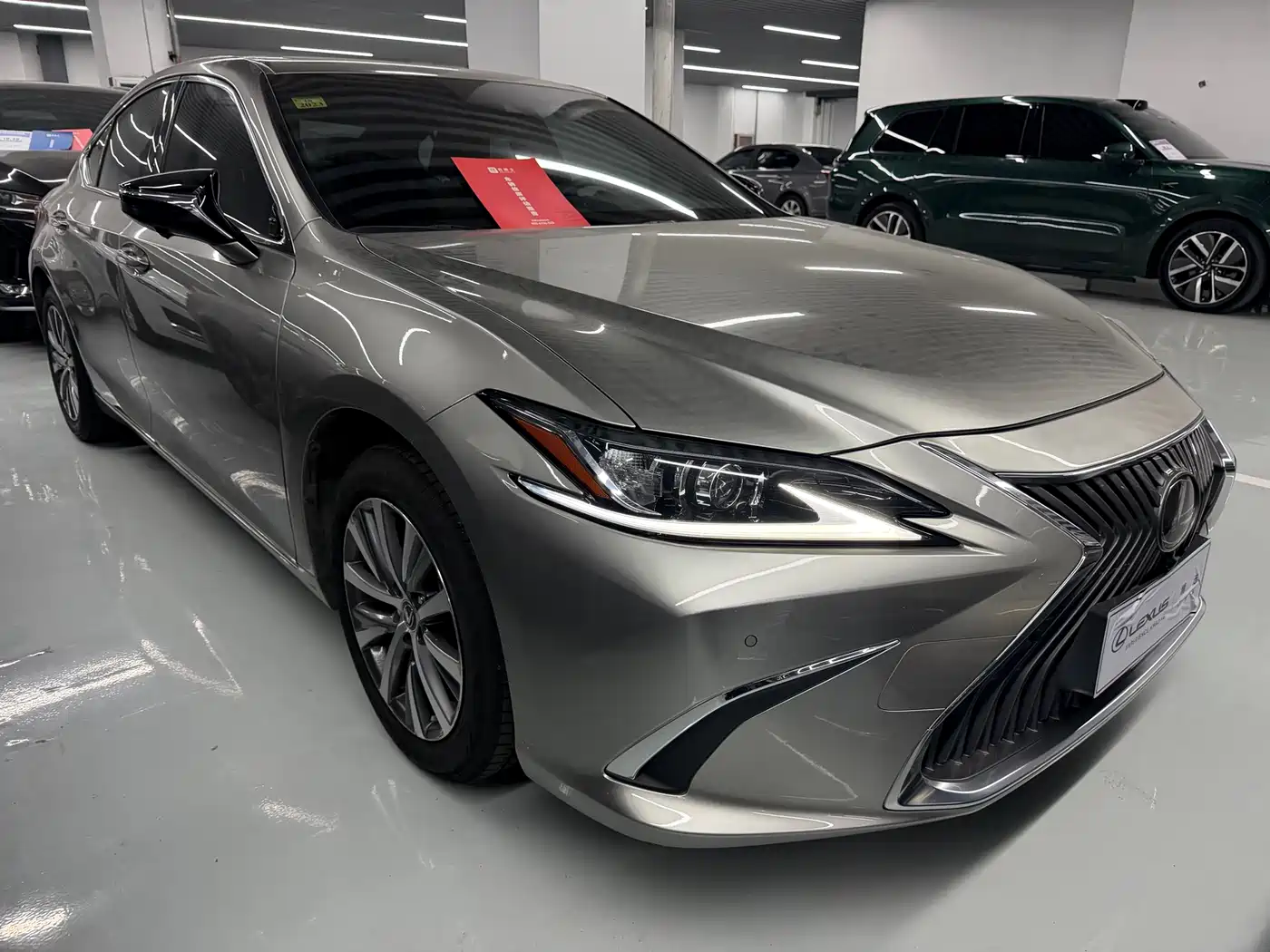 Lexus ES 2021 200 Excellence Edition фото 3