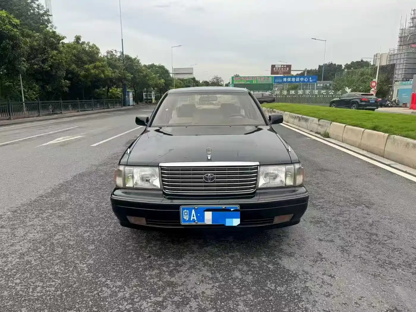 Toyota Crown фото 2