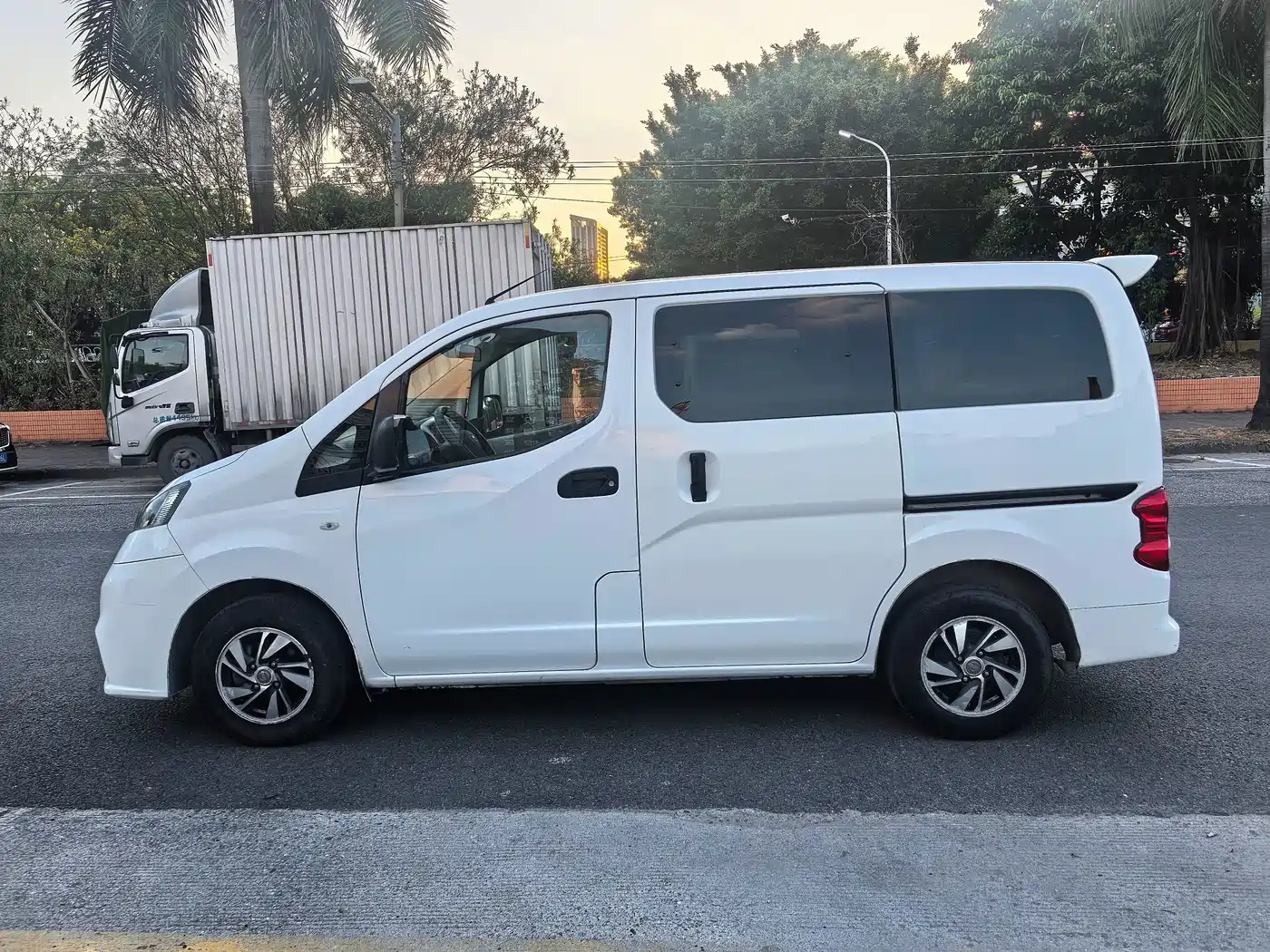 Nissan NV200 2017 2016 Facelift 1.6L CVT Luxury