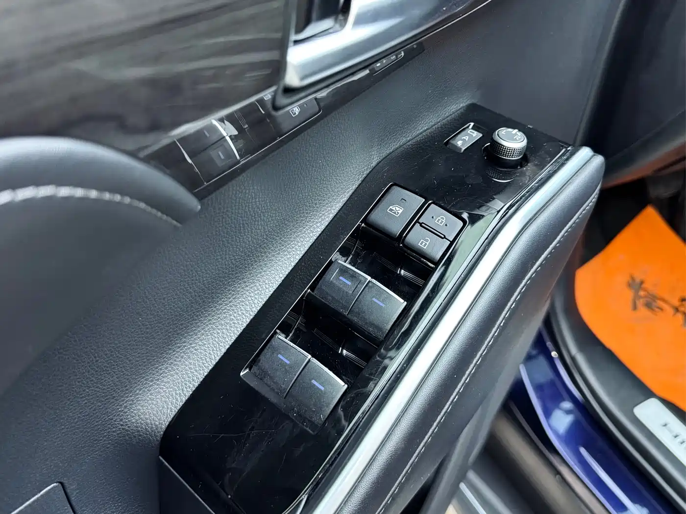Toyota Highlander 2022 Dual Engine 2.5L 4WD Supreme Edition 7-Seater фото 6