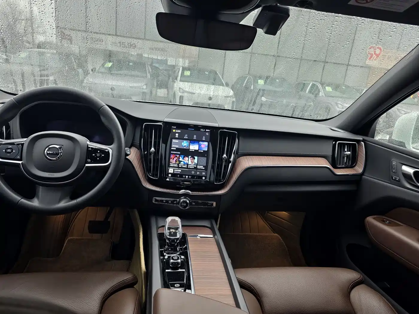 VOLVO XC60 PLUG-IN HYBRID