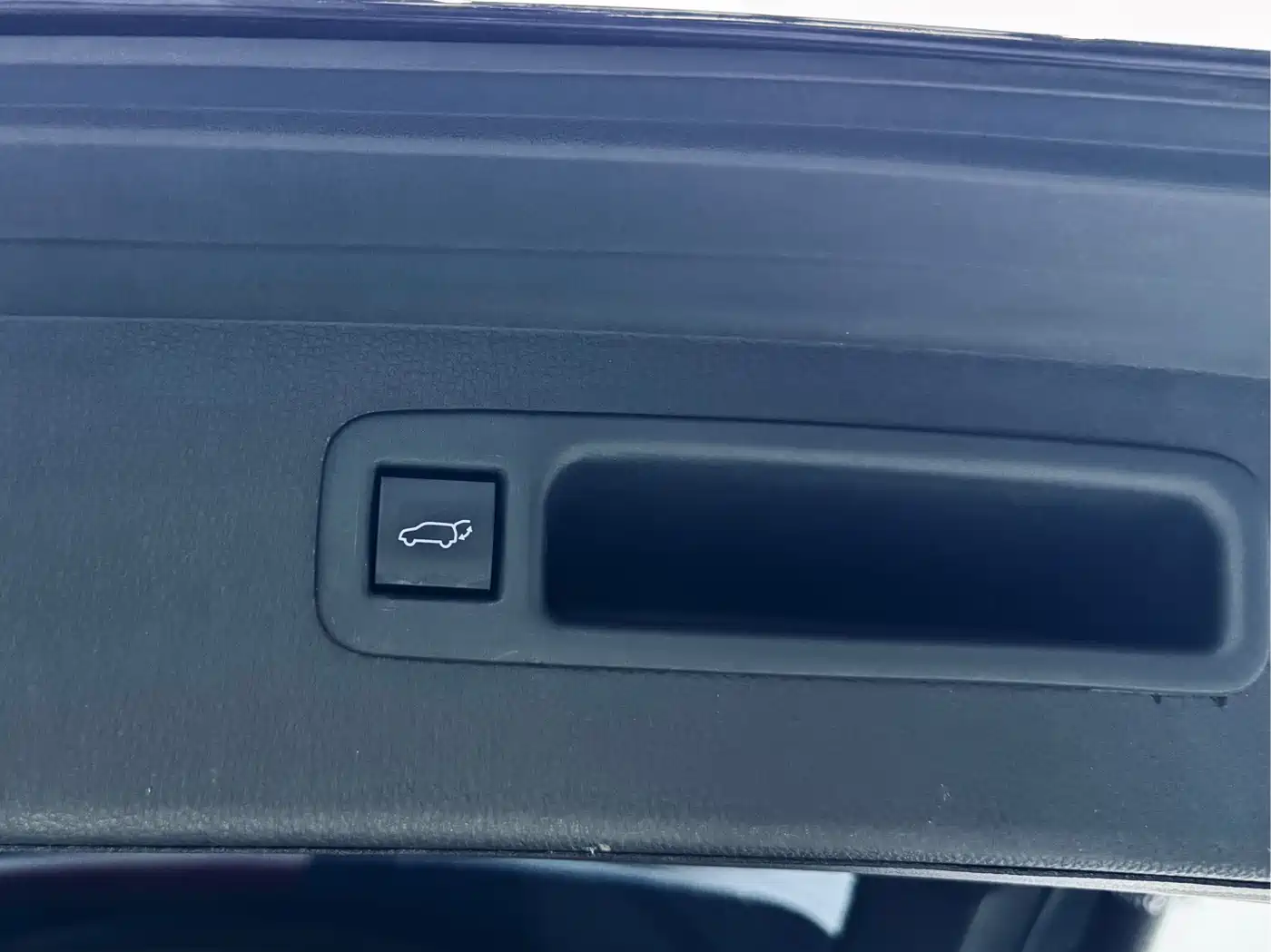Toyota Highlander 2022 Dual Engine 2.5L 4WD Supreme Edition 7-Seater фото 21