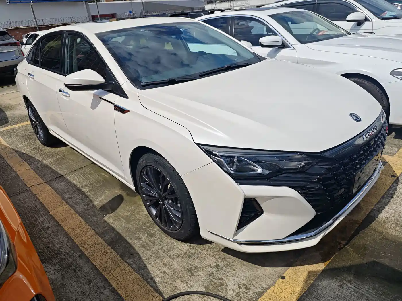 Dongfeng Aeolus Yixuan MAX 2022 2021 1.5T Trendy Dad Edition