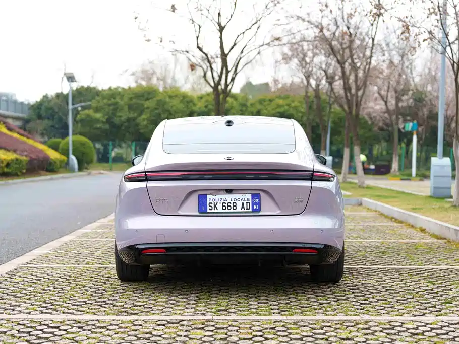 NIO NIO ET5
