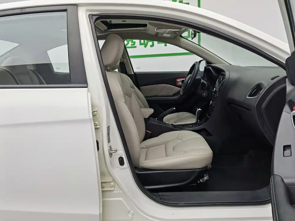 GAC Trumpchi Trumpchi GA3S Vision 2014 2014 1.6L Automatic Luxury ESP Edition