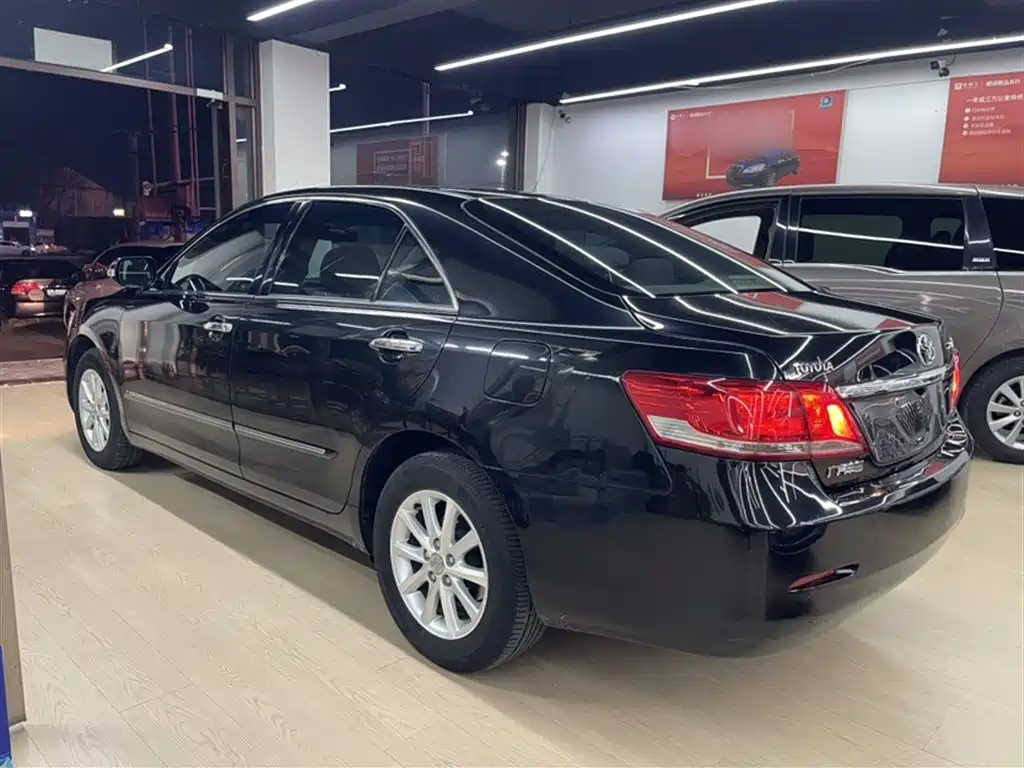 Toyota Camry 2013 200E Classic Elite Edition фото 18