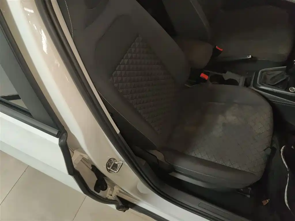 VOLKSWAGEN TU KAI
