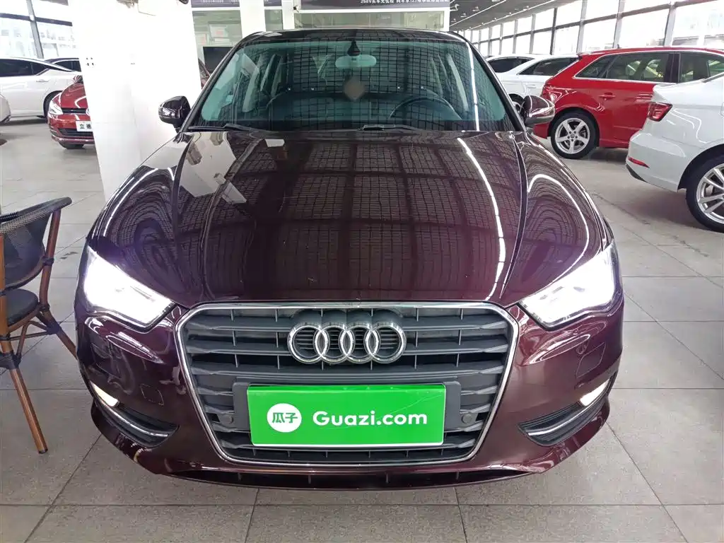 Audi A3 2014 Sportback 35 TFSI Automatic Comfort фото 3