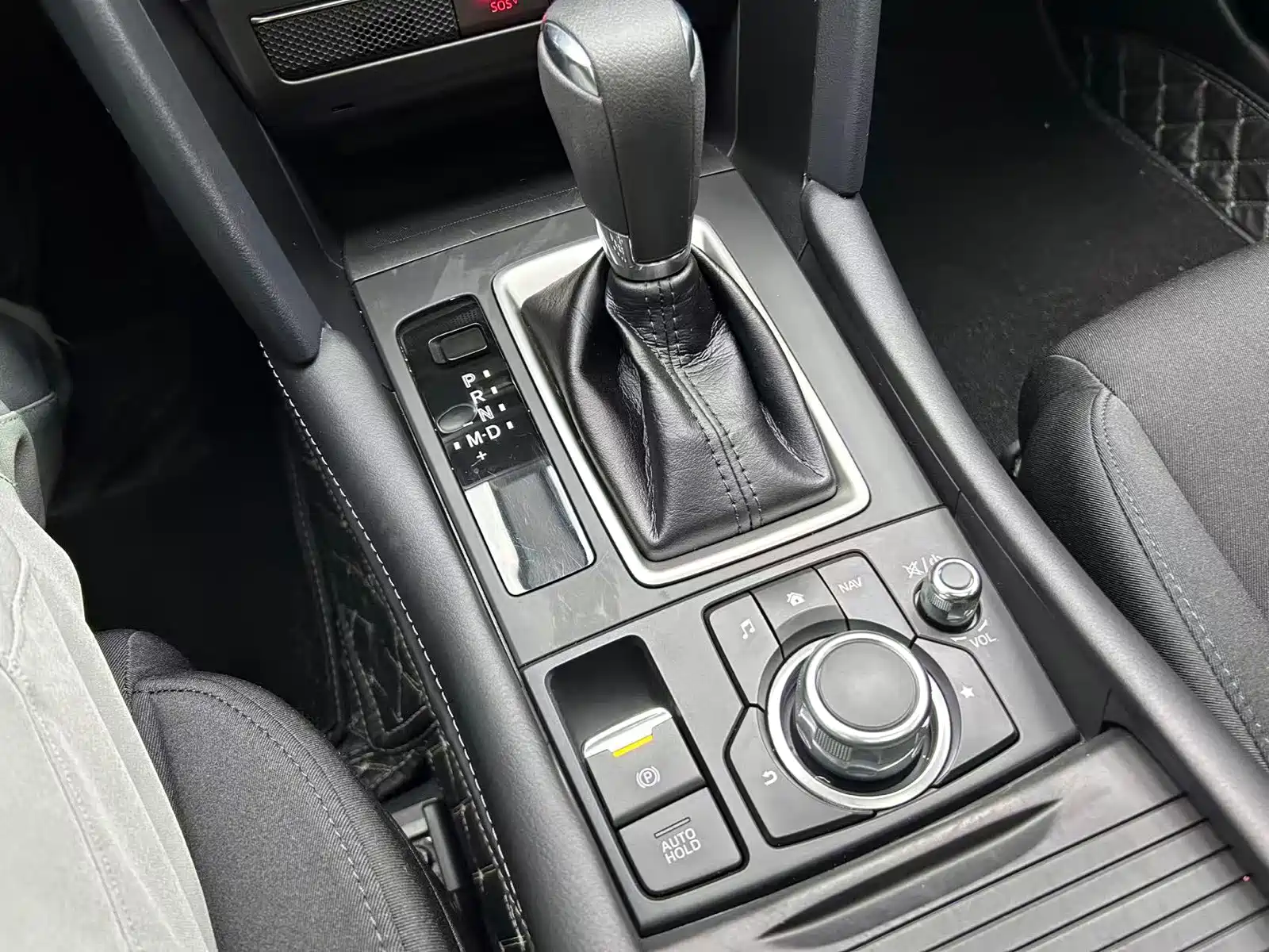 Фото 15 - Mazda CX-4