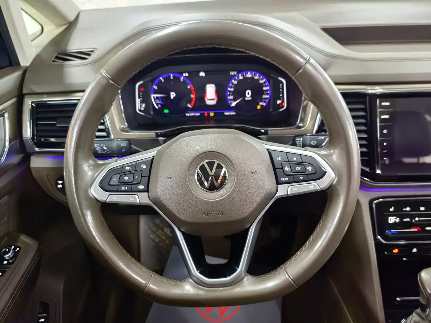 Volkswagen Viloran 2020 380TSI Premium фото 25
