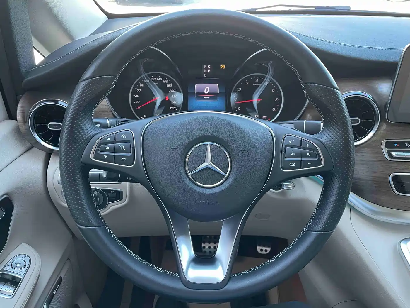 MERCEDES-BENZ V CLASS