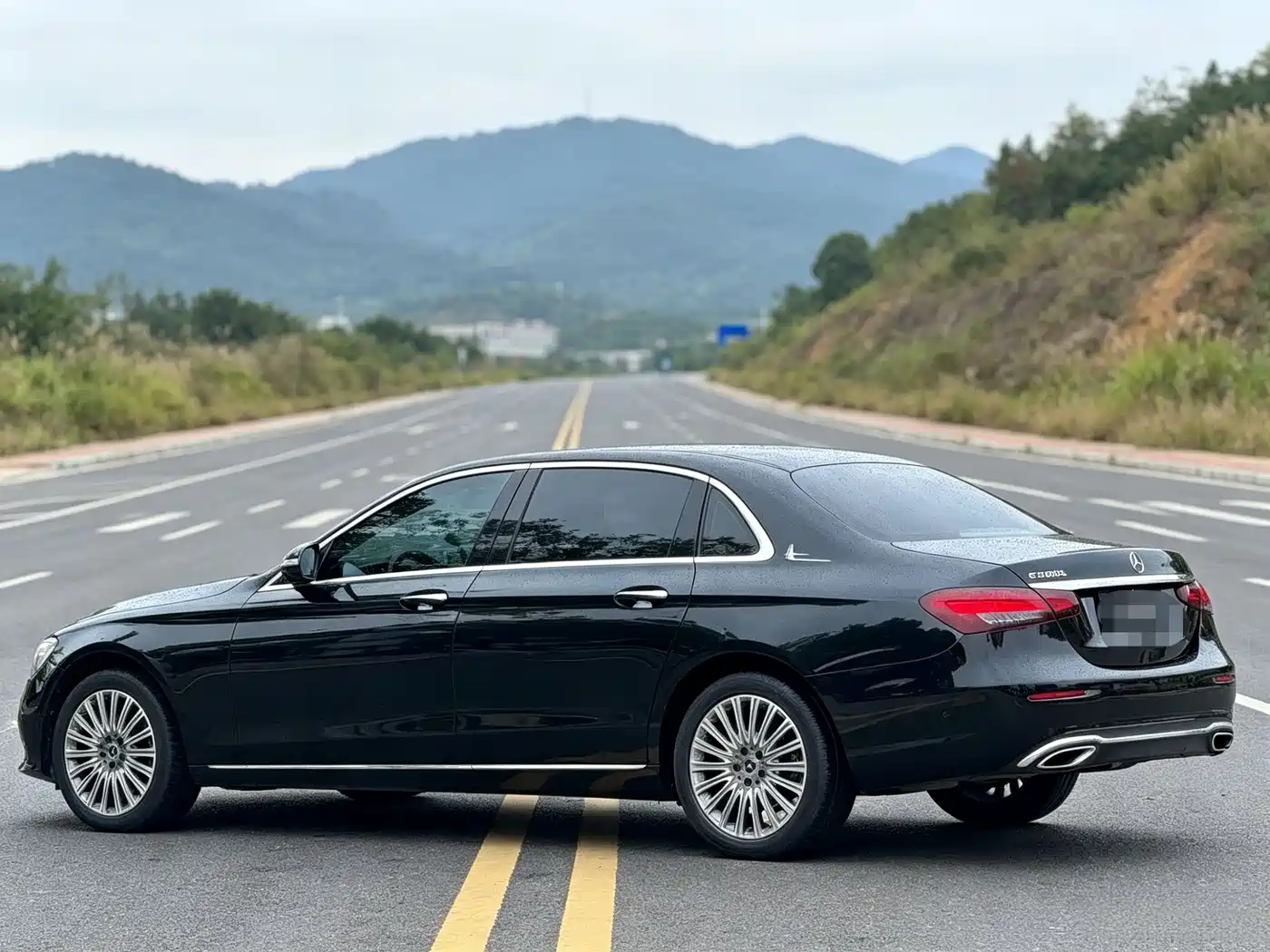 Mercedes-Benz E-Class 2021 E 300 L Fashion фото 9