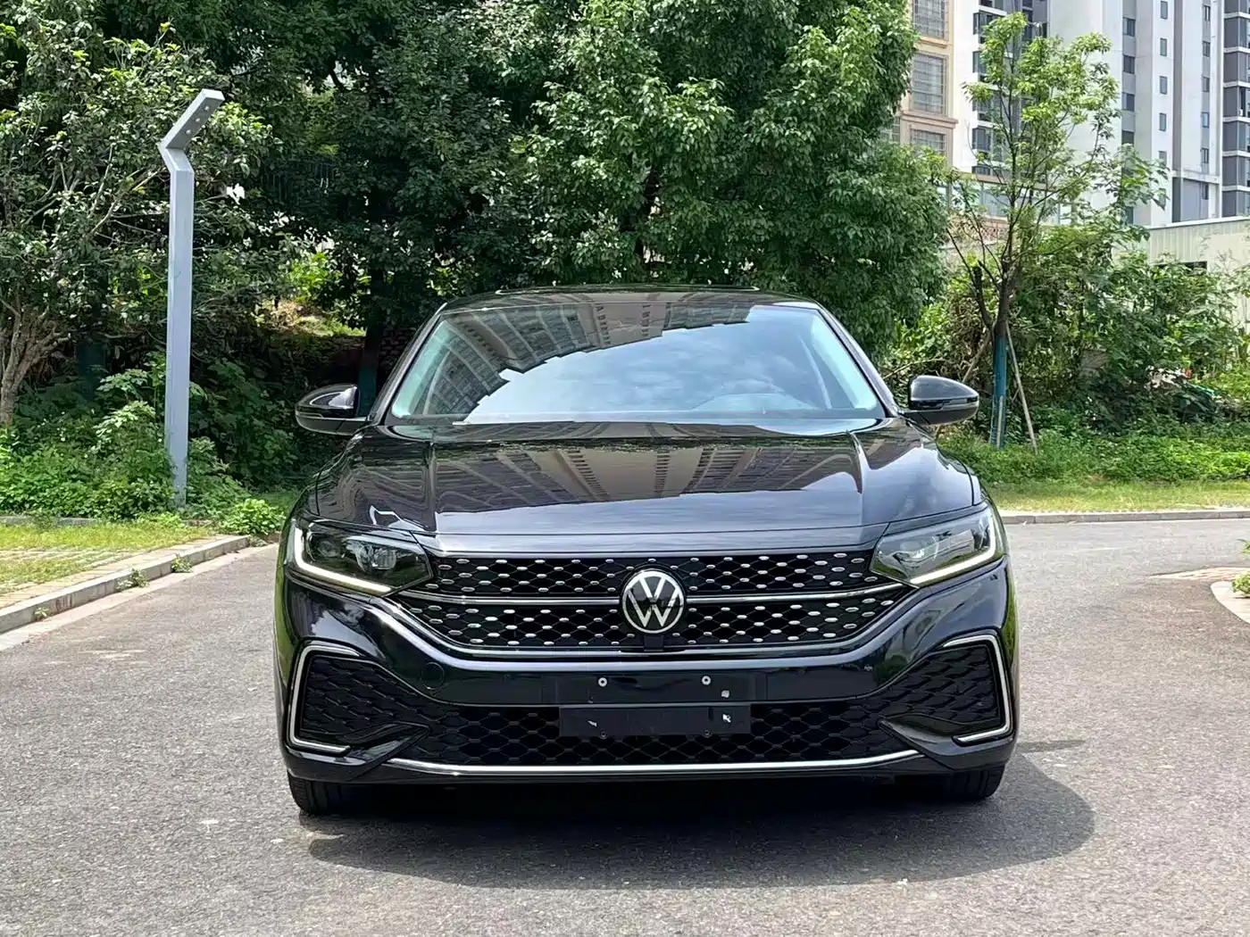 Volkswagen Passat 2023 Facelift 330TSI Starlight Elite Edition фото 2