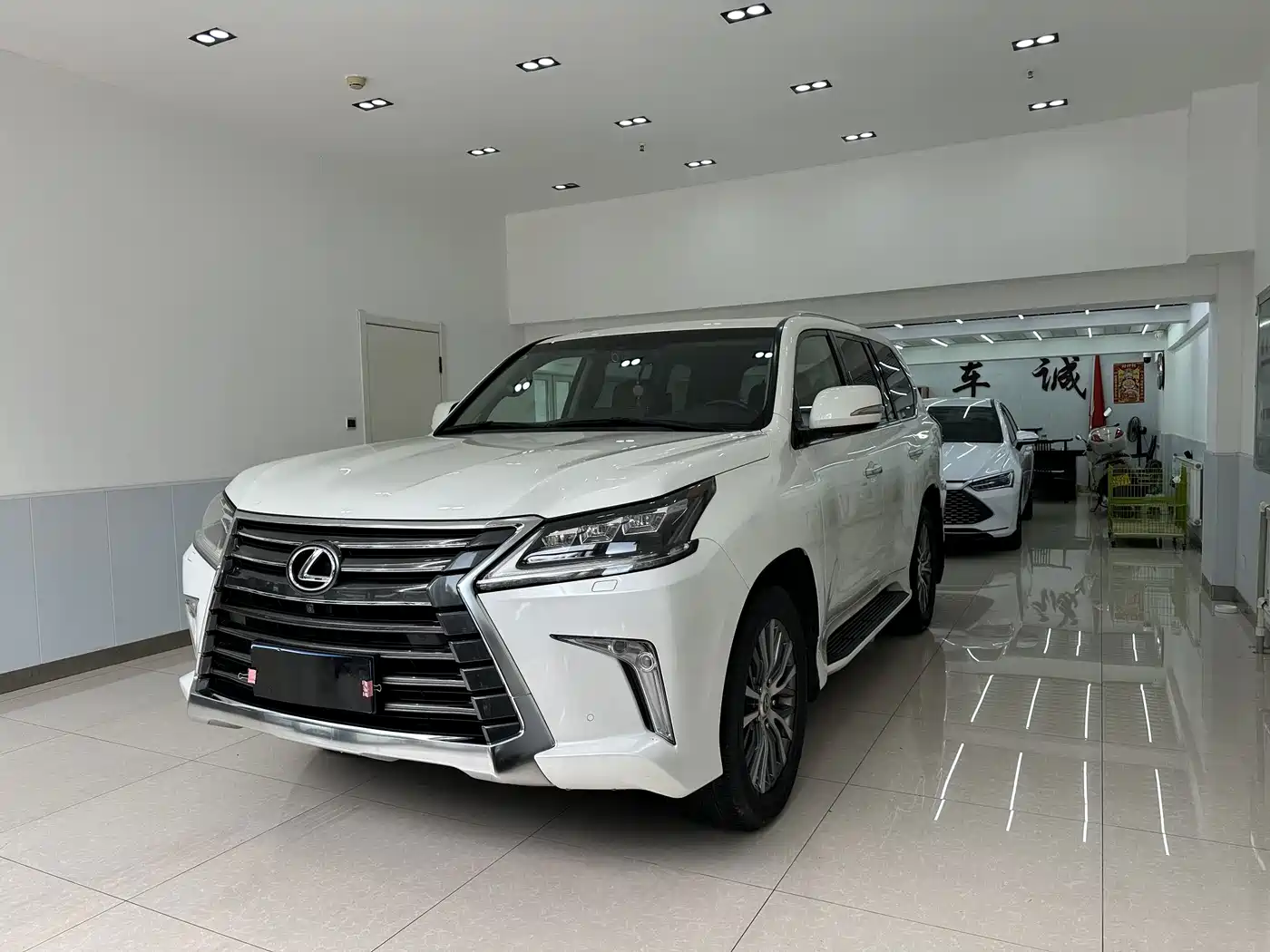 Lexus LX 2017 — пригон из Китая