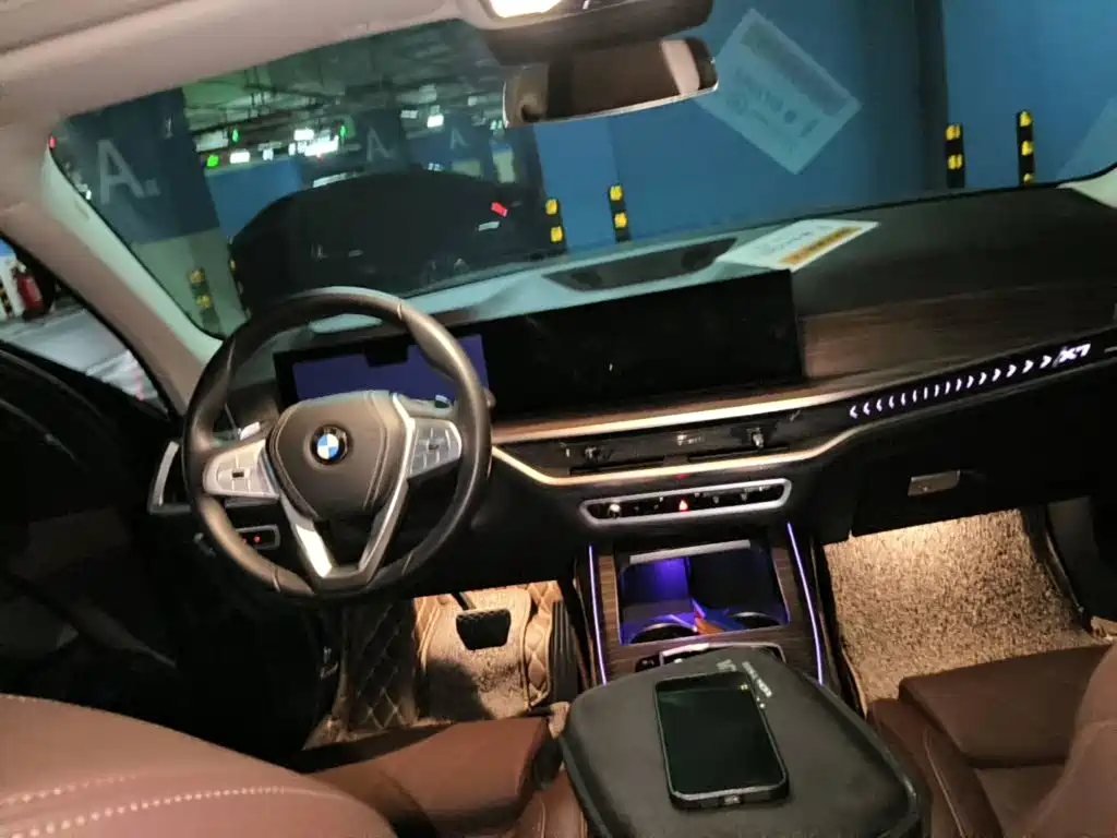 BMW X7 2024 2023 xDrive40i Leading Luxury Package