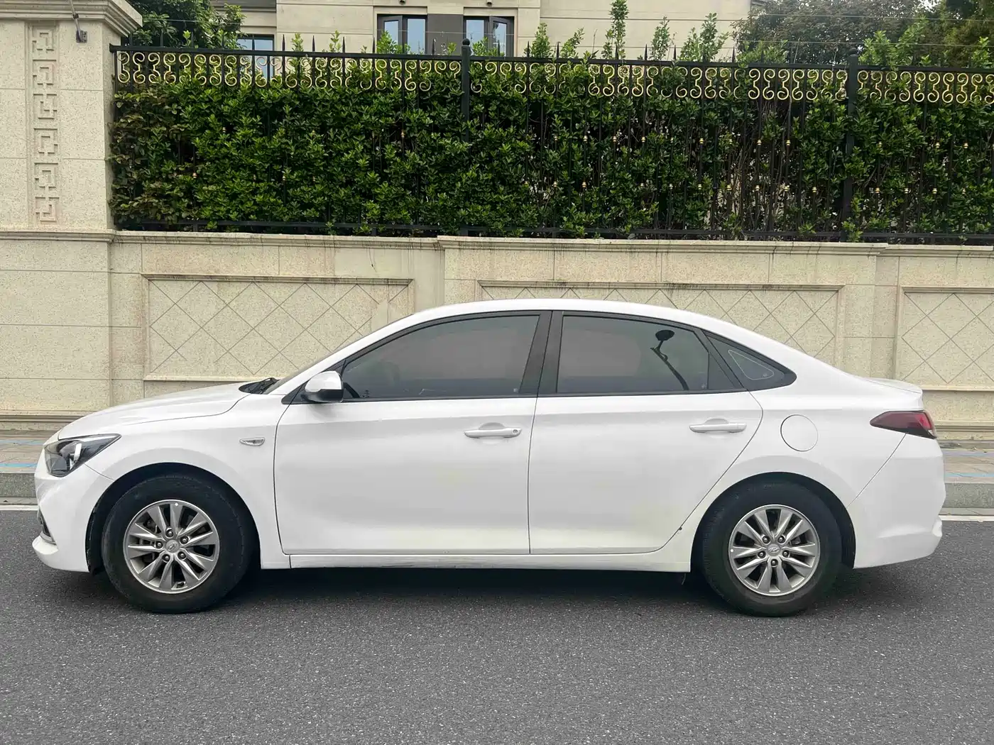 Hyundai Elantra 2017 1.6L Automatic Joy Value GLS фото 3