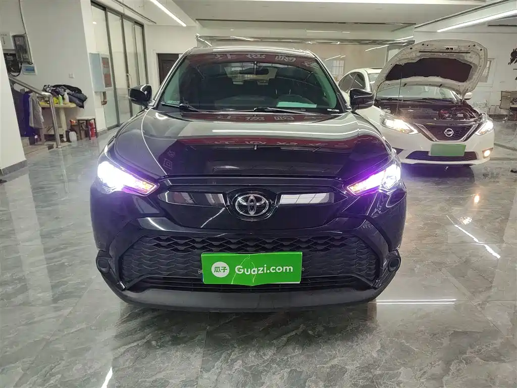 Toyota Frontlander 2023 2.0L CVT Leading Edition фото 3