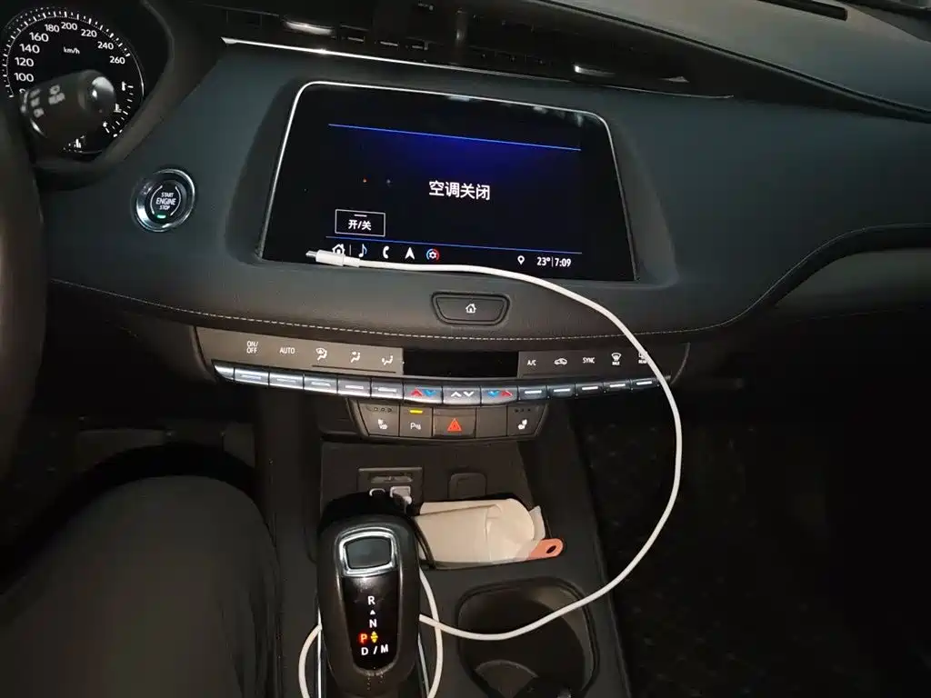 Cadillac XT4 2018 28T FWD Leading Edition фото 14