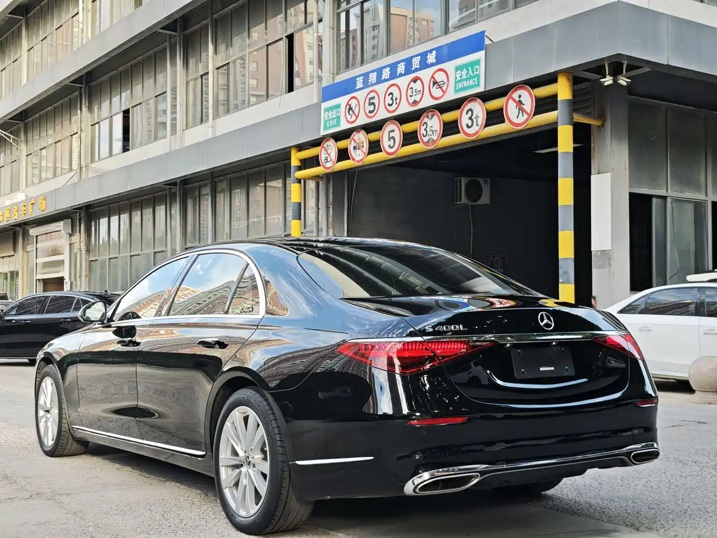 Mercedes-Benz S-Class 2023 Model S 400 L Business Edition фото 10