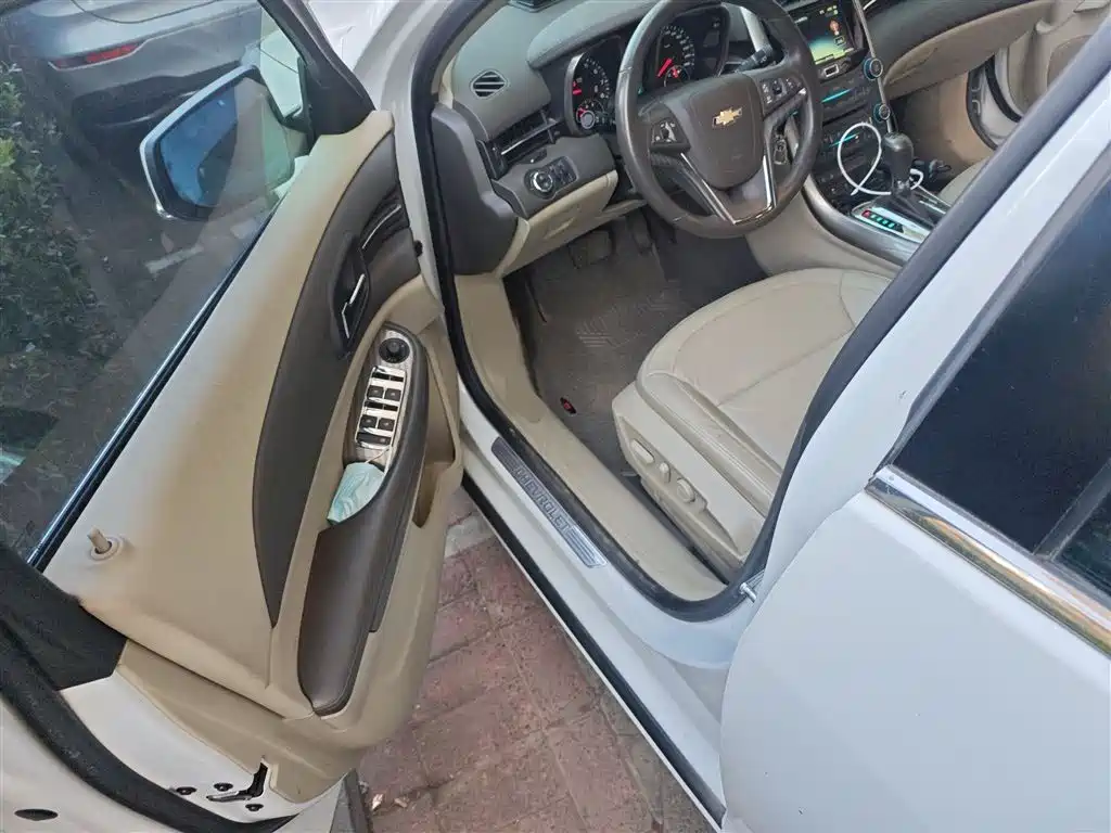 Chevrolet Malibu 2013 2.4L Automatic Luxury Edition фото 14