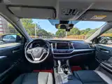Фото 7 - Toyota Highlander