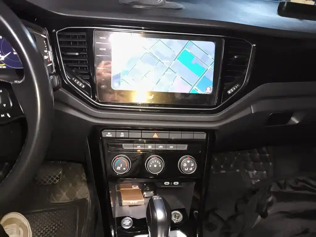 Volkswagen T-ROC 2021 280TSI DSG 2WD Comfort Smart Connect 30th Anniversary Edition фото 9