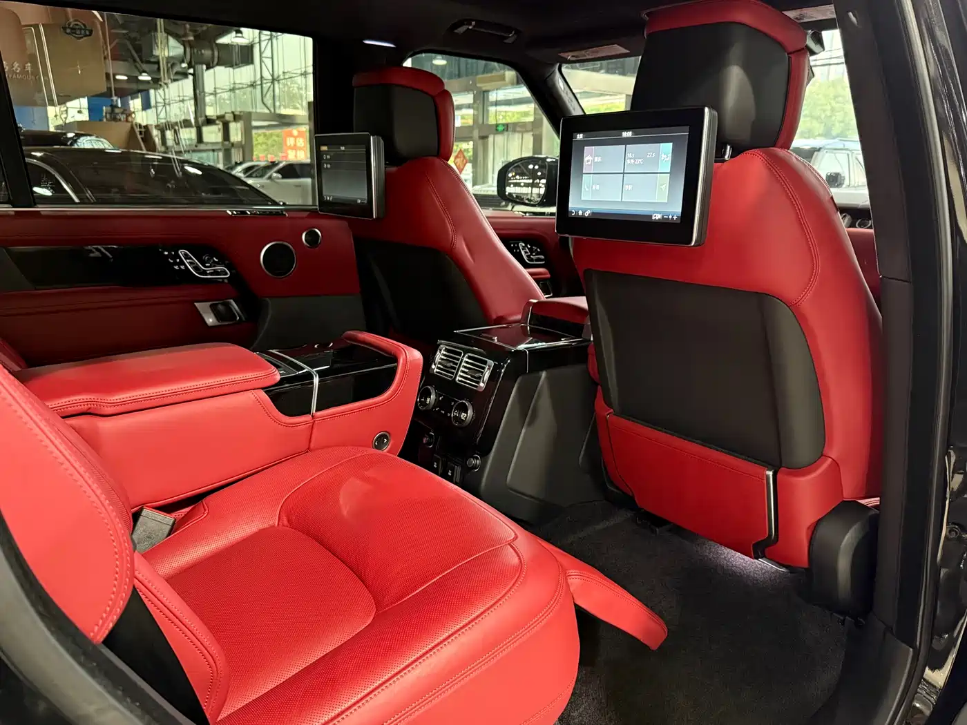 Land Rover Range Rover 2022 3.0 L6 400PS Prestige Genesis Extended Edition фото 11