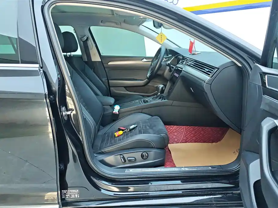 Volkswagen Magotan 2020 330TSI DSG Luxury фото 8