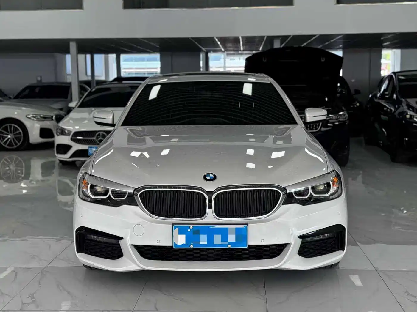 BMW 5 Series 2019 525Li M Sport Package фото 2