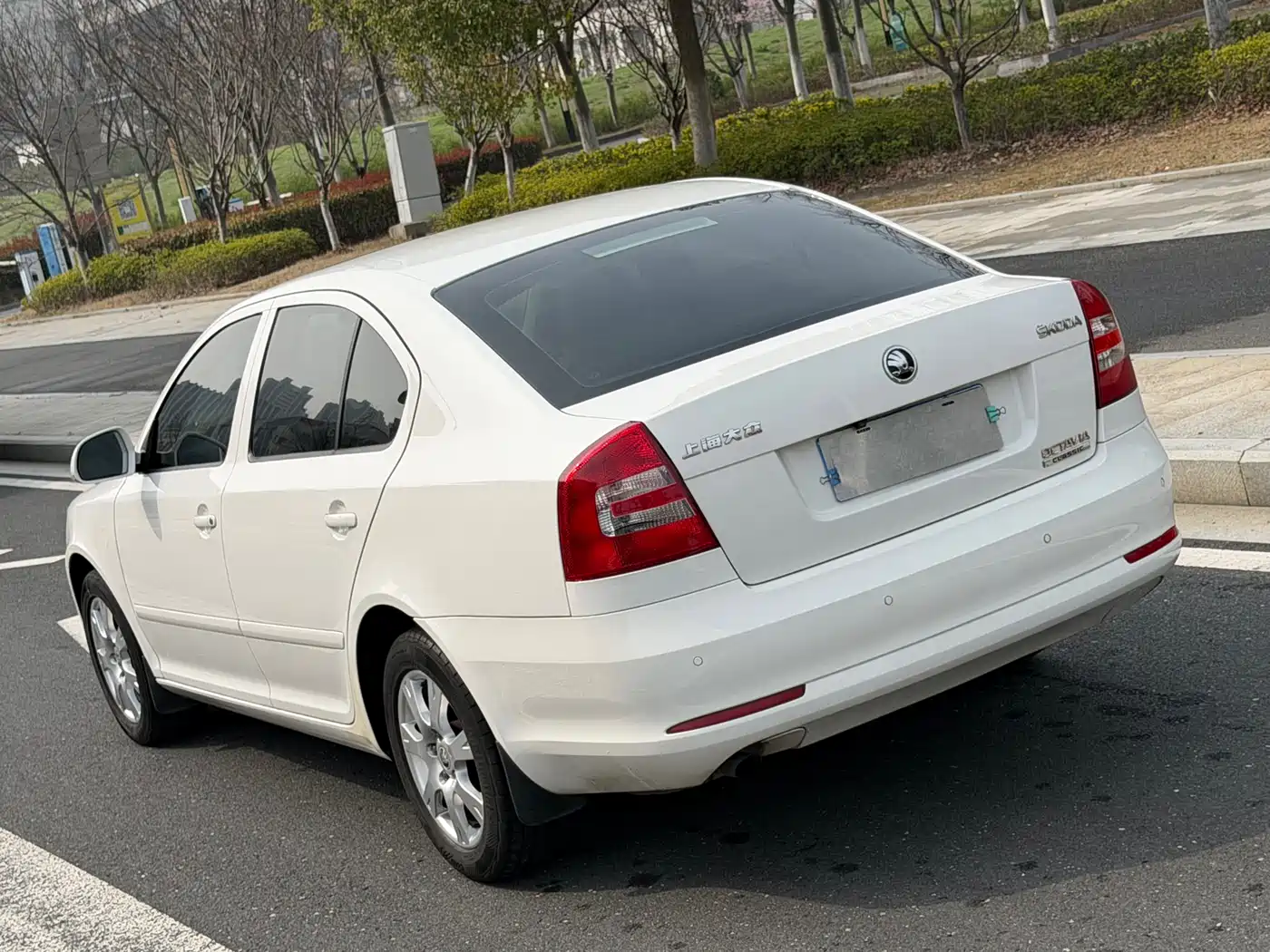 Škoda Octavia 2015 Classic 1.6L Automatic Elite Edition фото 4