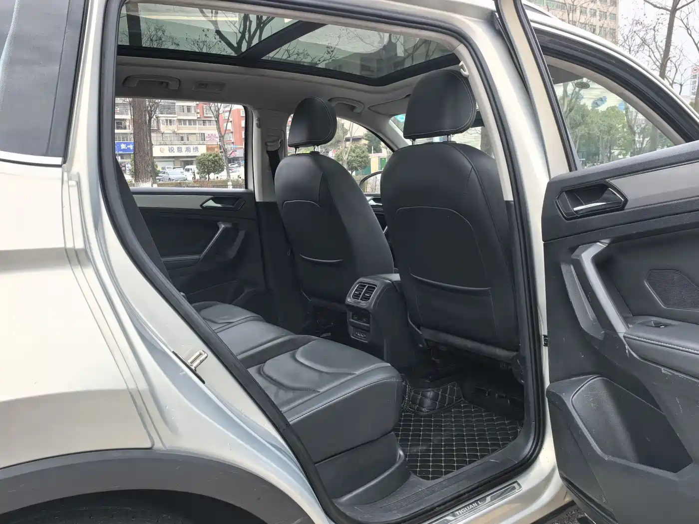 Volkswagen Tiguan L 2019 330TSI Automatic 2WD Panorama Comfort Edition China VI фото 8