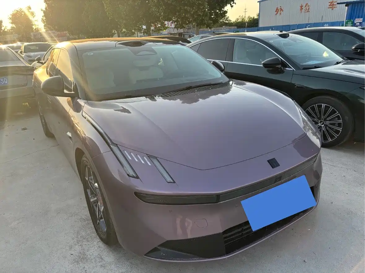 Lynk & Co 10 EM-P 2025 Facelift 240 AWD Ultra Sport Edition фото 2