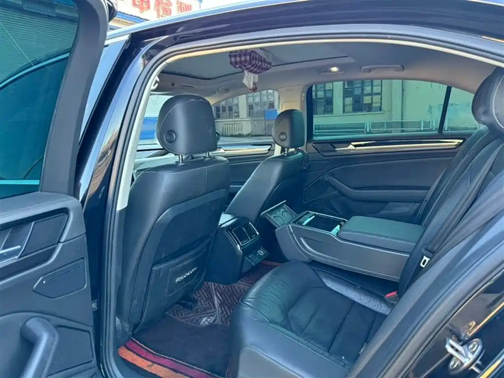 Volkswagen Phideon 2018 Facelift 380TSI FWD Business фото 8