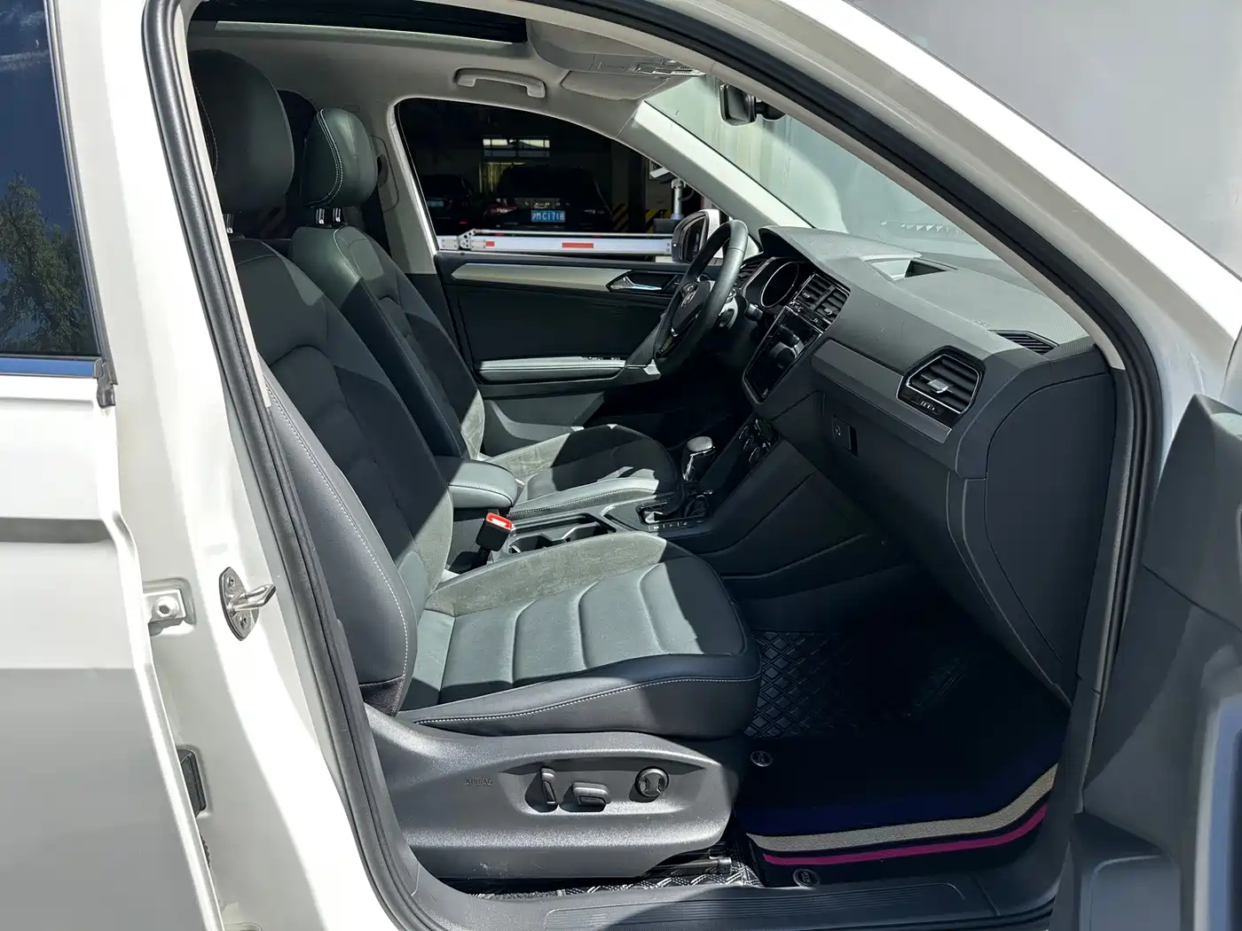 Volkswagen Tiguan L 2020 330TSI Auto 2WD Smart Luxury China VI фото 9